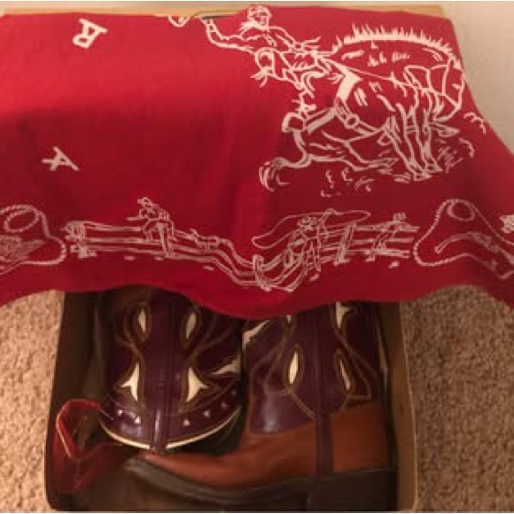 ANTIQUE EXTREMELY RARE VINTAGE 1950s BOOTS With original handkerchief and BOX!!